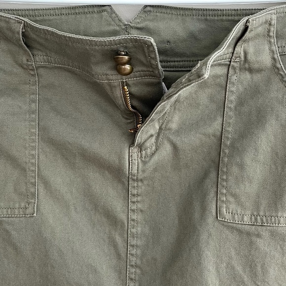 Guess green skirt - Picture 5 of 10